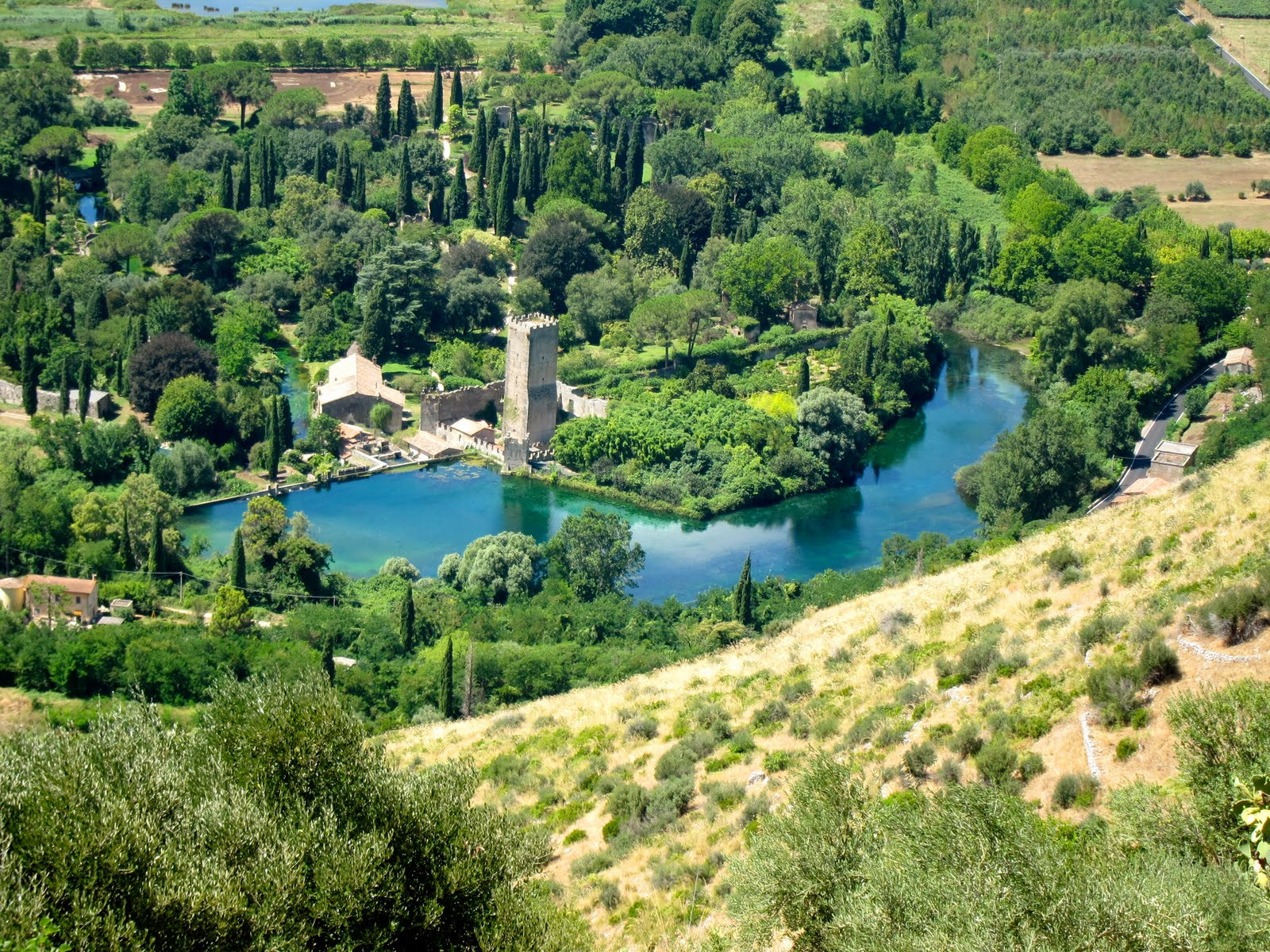 TorrinoNews: Il Giardino di Ninfa