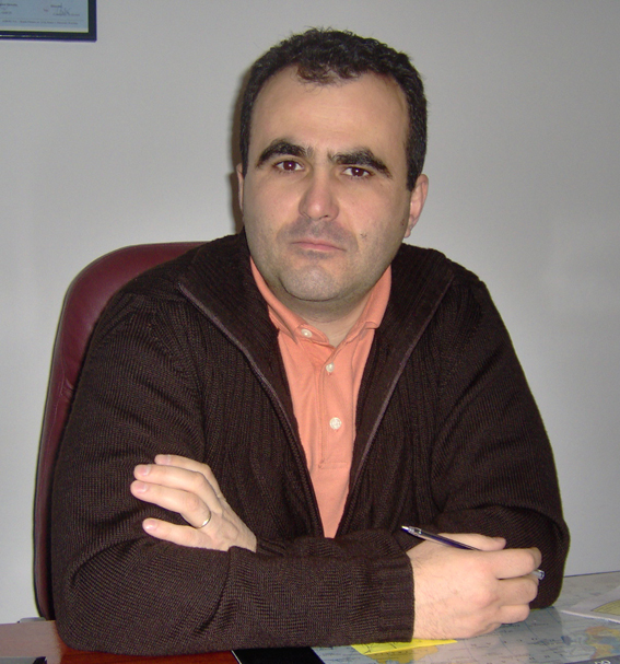 [Elvis+Arghir+3.JPG]