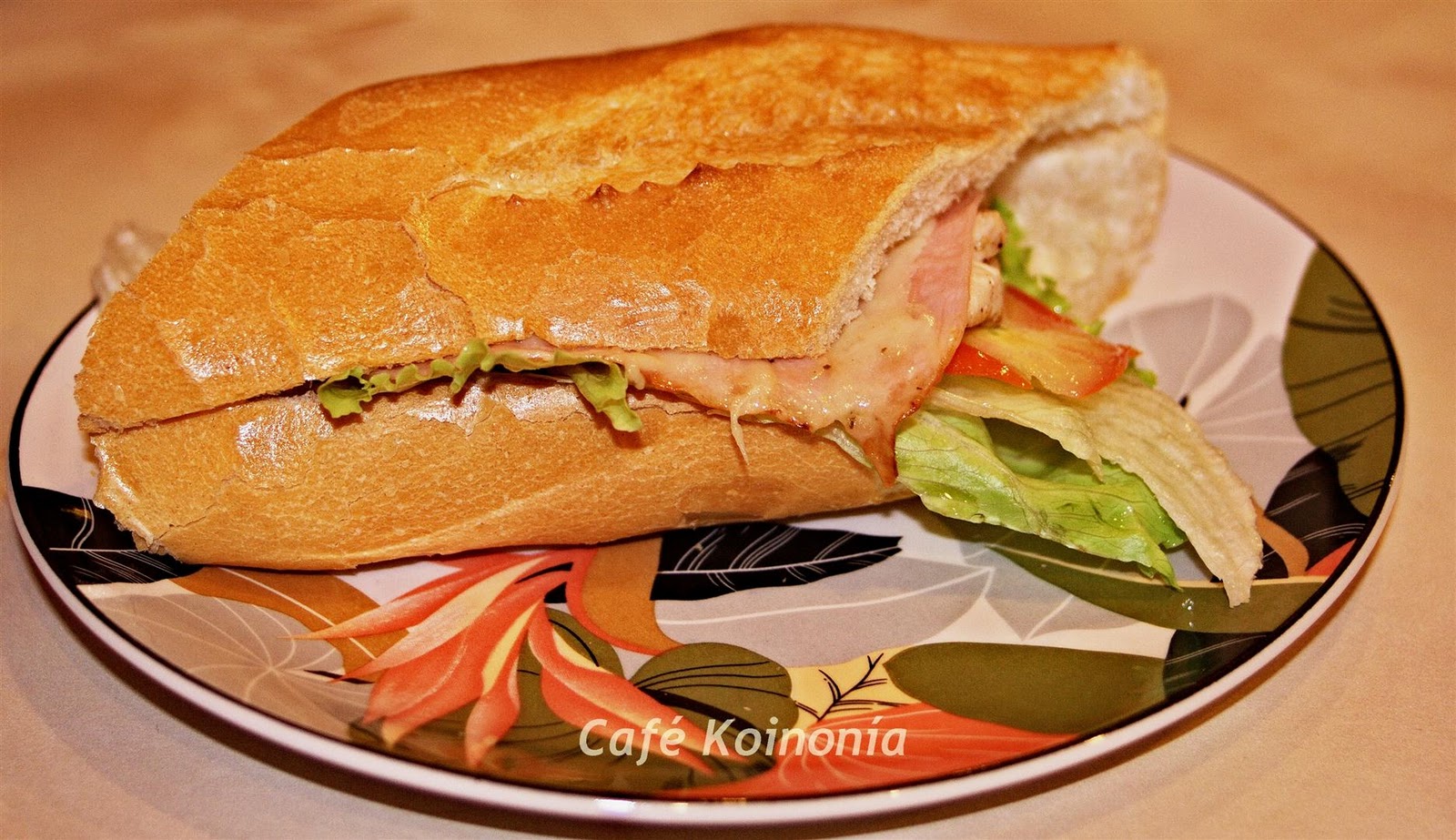 Café Koinonía Sandwich de pollo