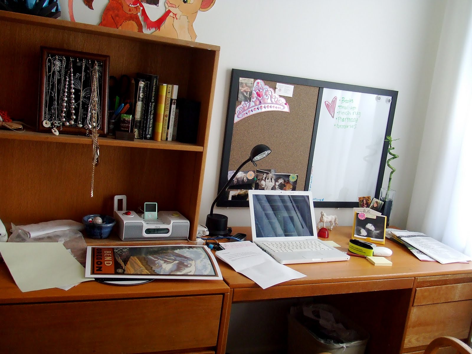 Life at Stanford Dorm Room!