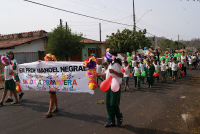 Ribeirão Bonito: Escola Manoel Negraes promove desfile em saudação à chegada da Primavera