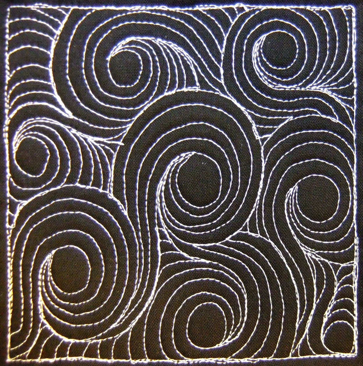 The Free Motion Quilting Project: Day 232 - Poseidon s Eye