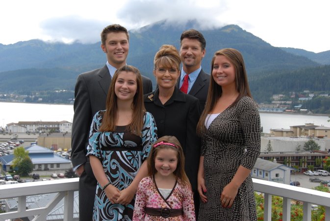 [palin+family.bmp]