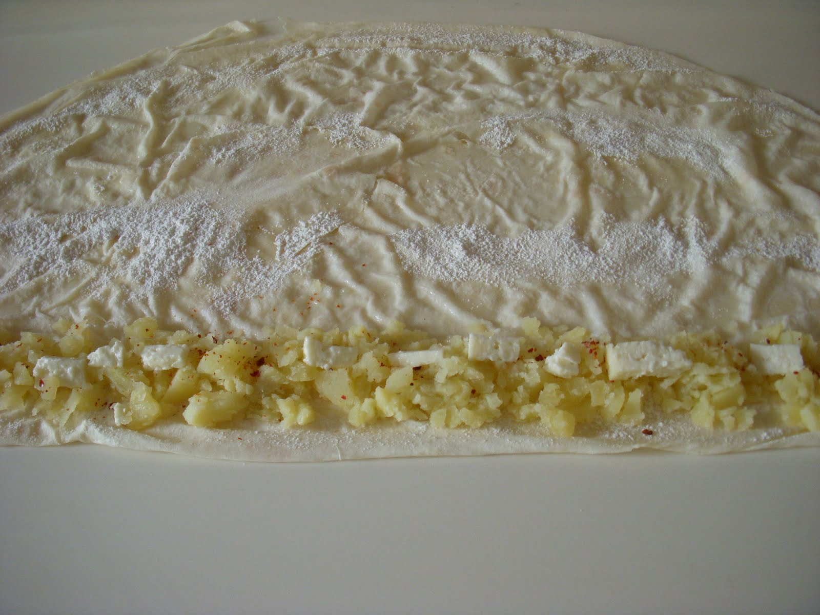 Bir Dut Masalı TAZE PATATESLİ UNLU BÖREK