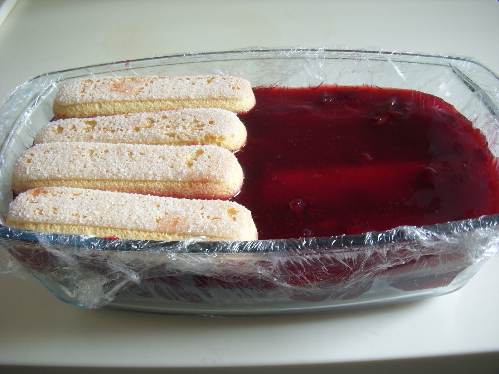 Bir Dut Masalı VİŞNE PELTELİ KEDİDİLLİ PASTA ( nUnU MArKa )