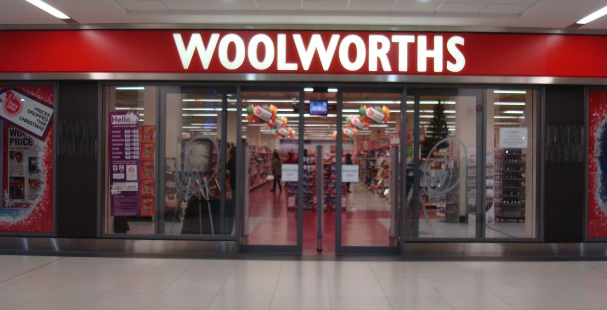 Alan in Belfast Doors closing on Woolworths