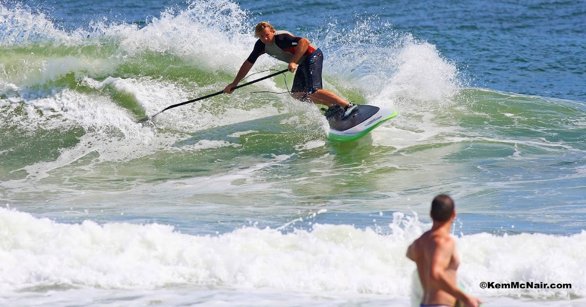 Stand Up Paddle Surfing Riding the "Shortboard" SUS