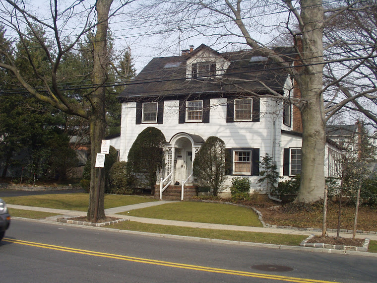 Neighbor on Douglaston Parkway