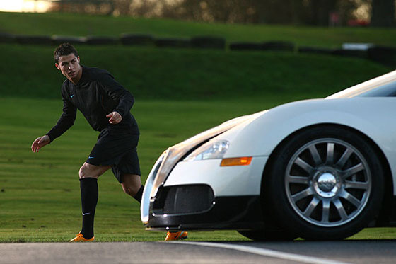 Cristiano Ronaldo vs   Bugatti Veyron