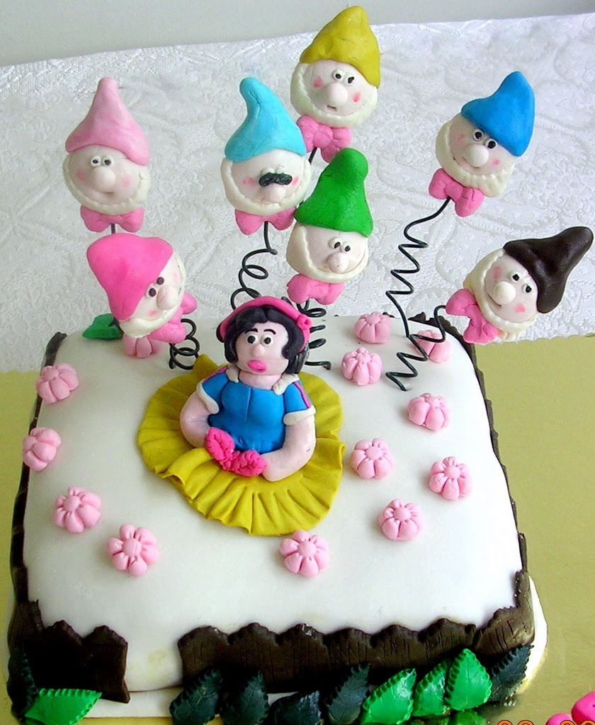 KURABİYE ADAM PASTA TASARIM ATÖLYESİ Pamuk Prenses ve Yedi Cüceler Pastası