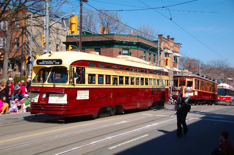 Toronto_ParadeStreetcars.jpg