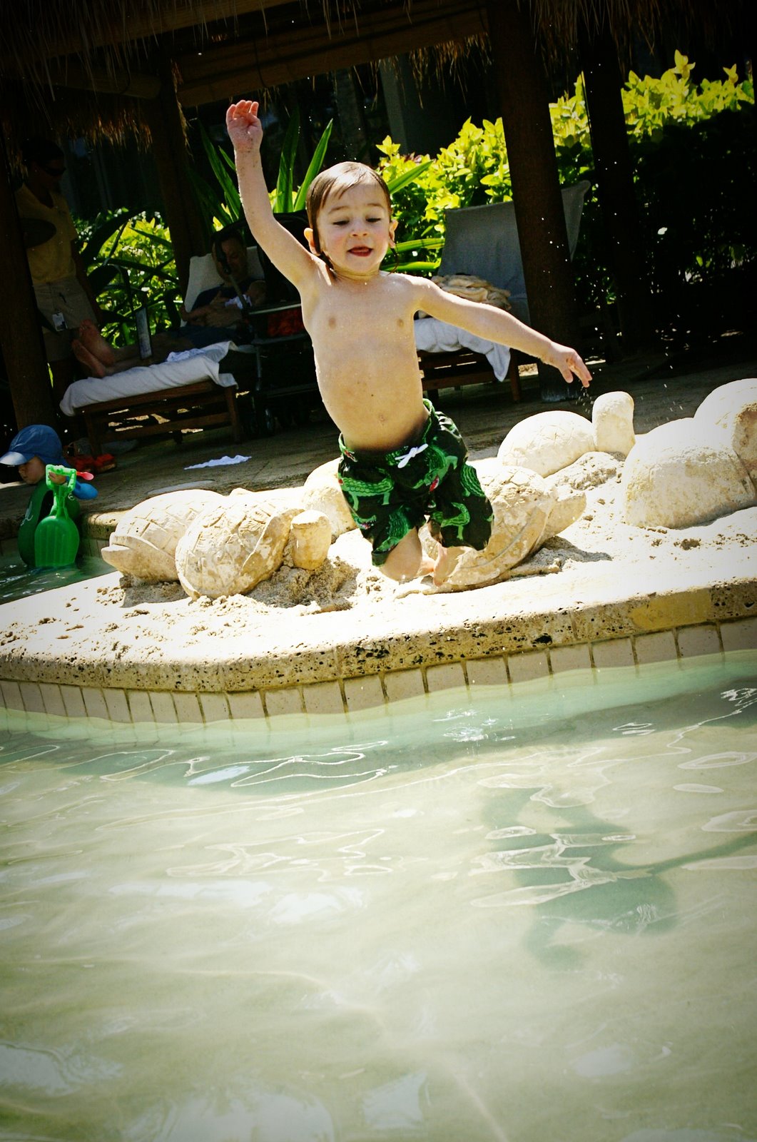 [samjumpingkiddiepool.jpg]