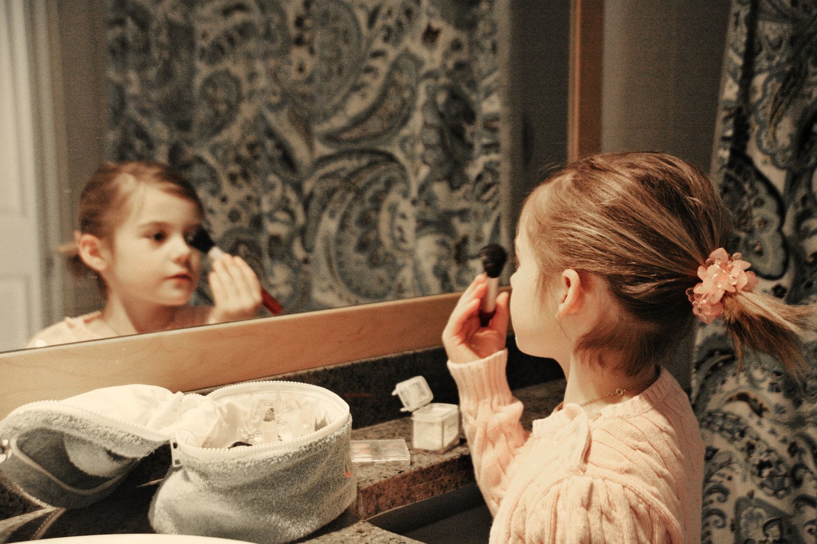 [claramakeup.jpg]