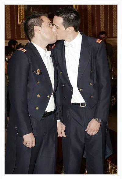 [Casamento-gay_portugal_porreiro.jpg]