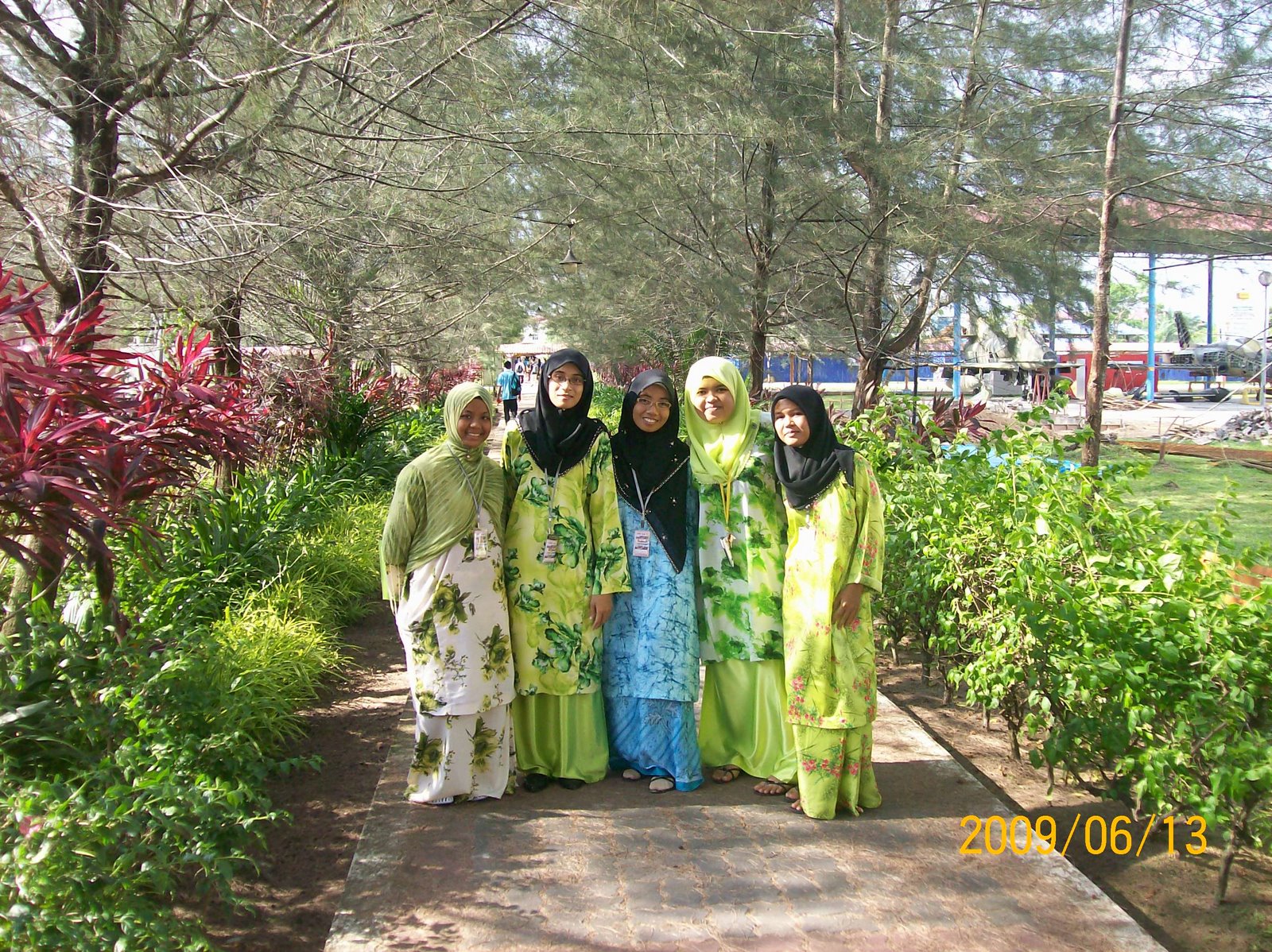 [U+dlm+tmn...cntk...jpg]