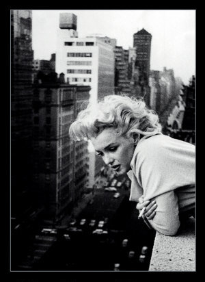 [040_F2001087~Marilyn-Monroe-Posters.jpg]