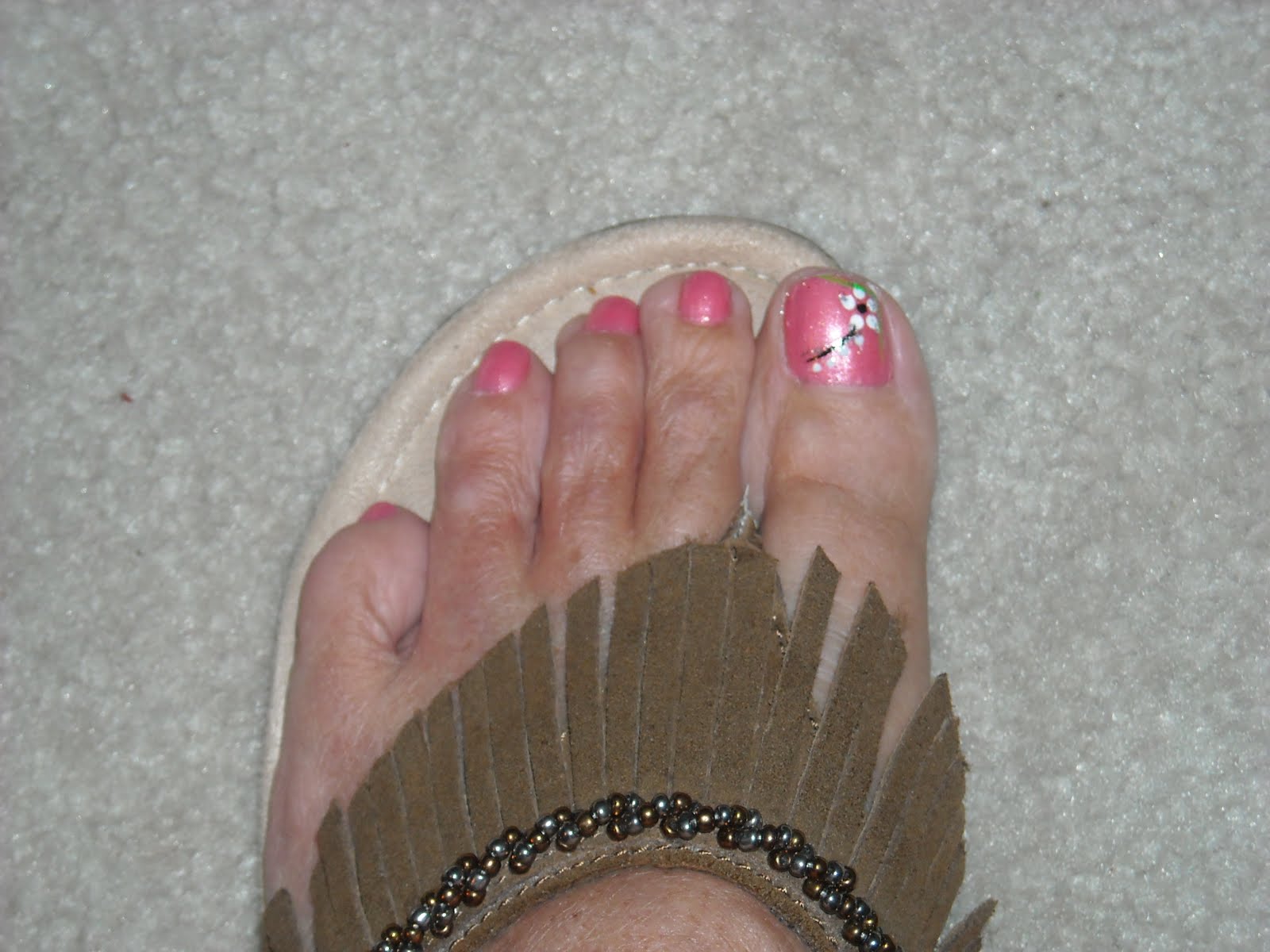 [Fancytoe.JPG]