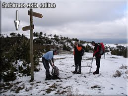 Atacamos el pequeño promontorio