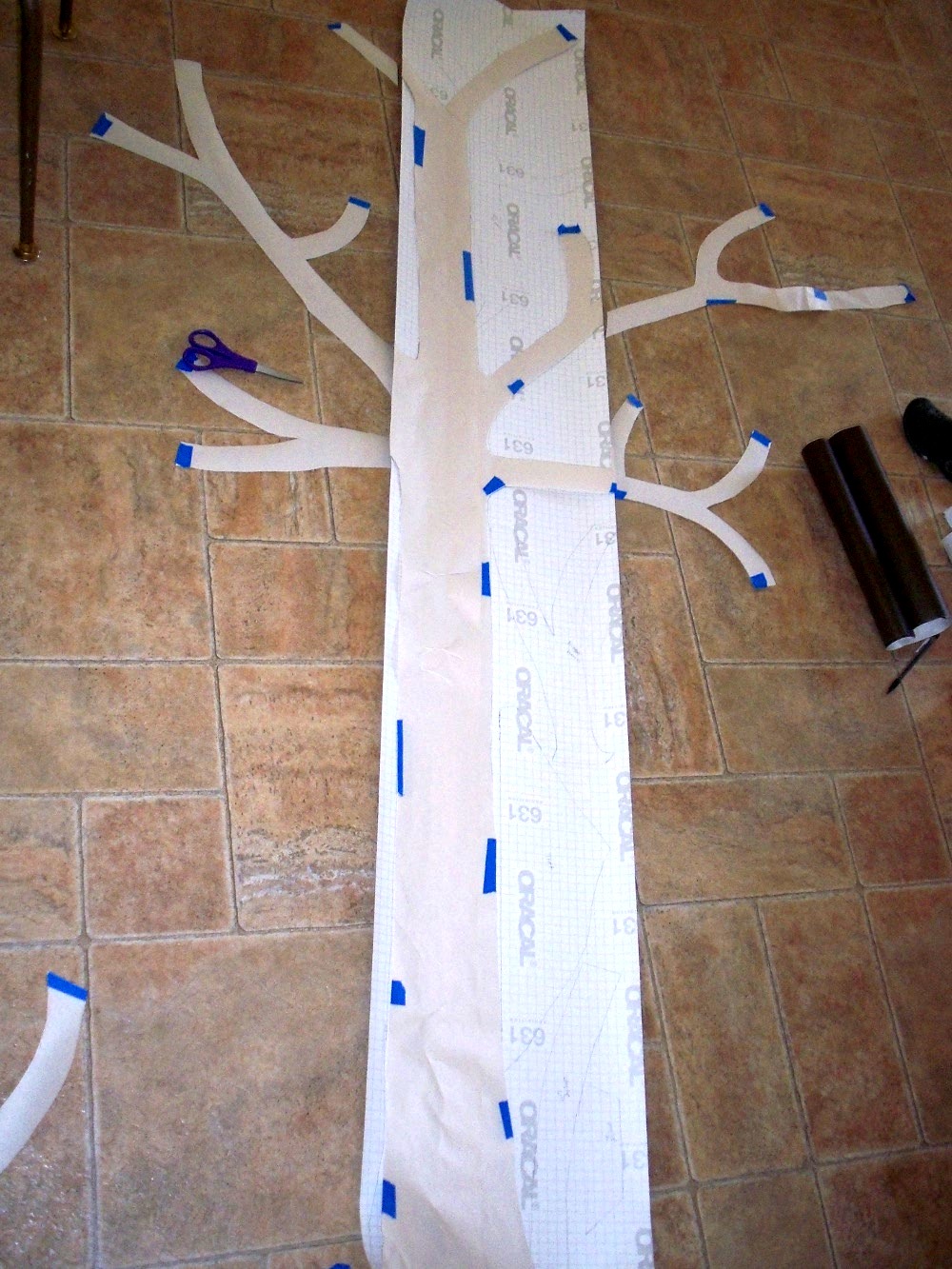 centsibly chic sisters DIY vinyl family tree! (nat)