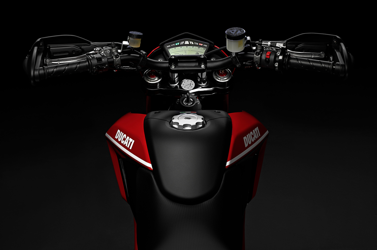 [2010-ducati-hypermotard-1100-evo-sp-5.jpg]