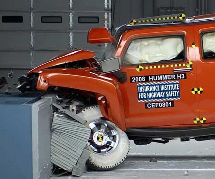 [car-Crash-Tests-08.jpg]