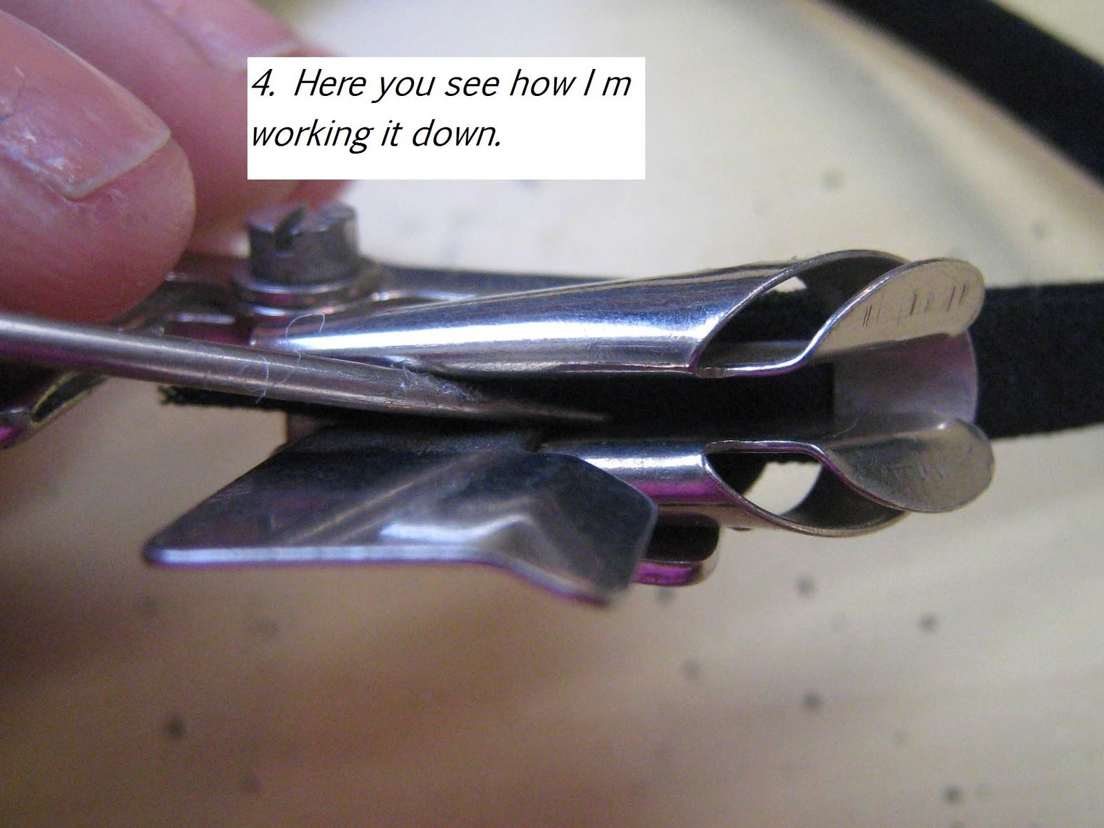 The Vintage Seamstress How to use a vintage binder attachment. EASY