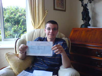[Simon+and+his+GCSE+results+-+reduced.jpg]