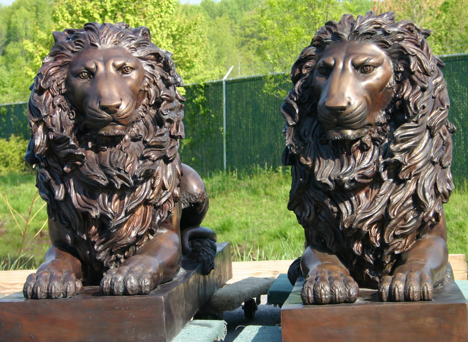 sculptures of lions