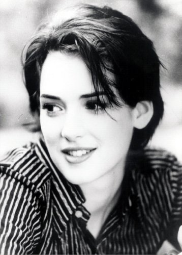 http://2.bp.blogspot.com/_IgdgYrIKgGk/TOL29AJIjdI/AAAAAAAAAeo/qmlUP7IhvKE/s1600/winona_ryder_735.jpg