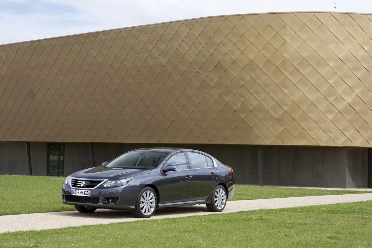 2011 Renault Latitude