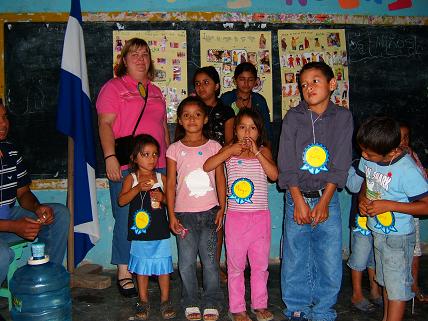 [Kathy+group+and+posters.JPG]