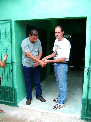 [Los+Hornos+Ribbon+Cutting.JPG]