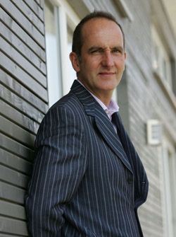 [Kevin_McCloud1_.jpg]