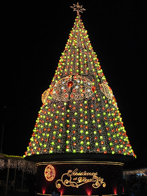 Singapore’s christmas trees, festive lights and dazzling decorations Singapore Christmas | SINGAPORE SHORT STORIES