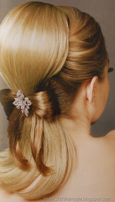 [winter-wedding-hairstyle-ponytail.jpg]