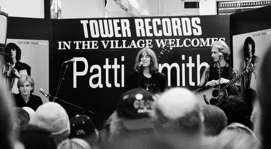 [PattiSmithTower10-2005_5494bwLR.jpg]