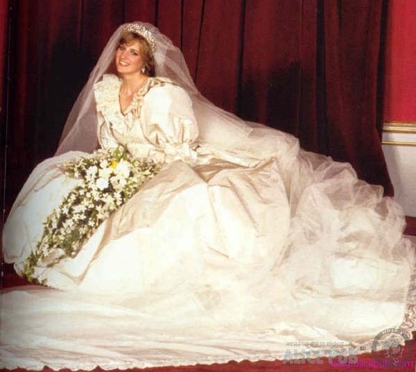 princess diana wedding dress pictures. girlfriend Princess Diana#39;s
