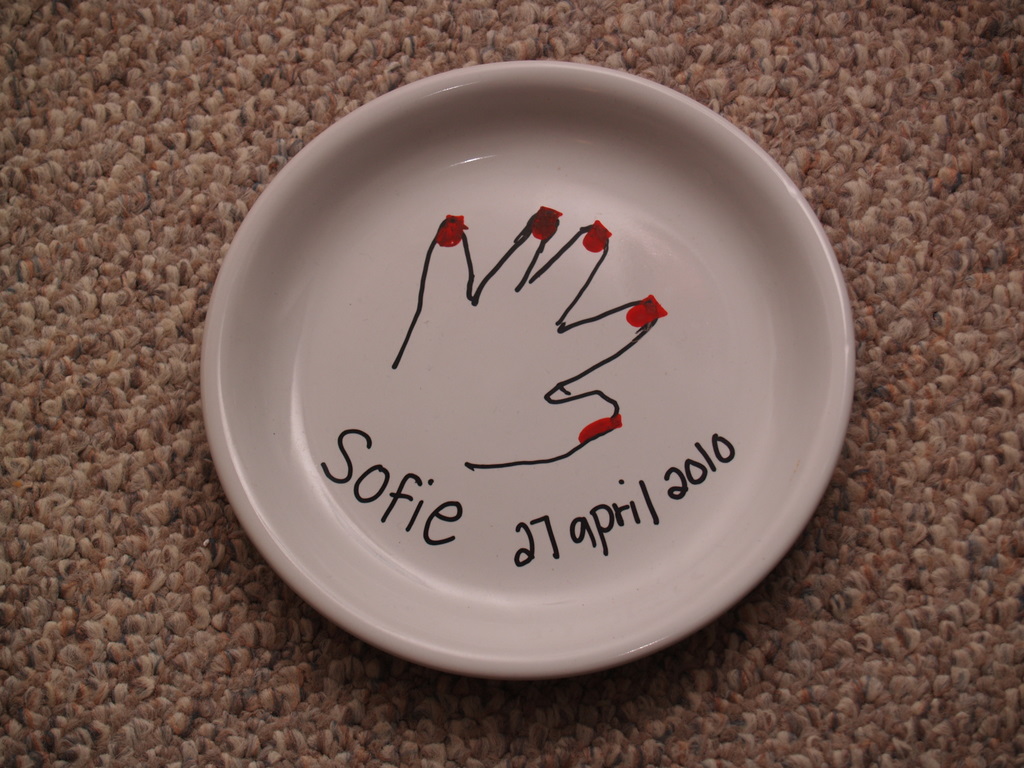 How to decorate plates so you can eat off of them Housewife Eclectic