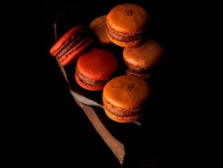 [macarons_pierre_herme_summer.jpg]