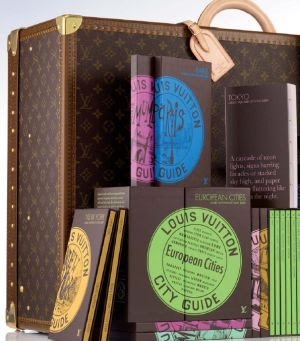 美品 LOUIS VUITTON シティガイド ボックス 希少 2009 Louis Vuitton City Guides 2009 - LUXUO