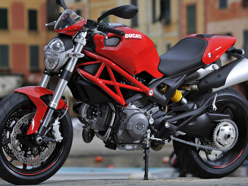 New the fast 2011 Ducati Monster 796