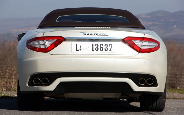 [2011-Maserati-Granturismo-Convertible-Rear-View.jpg]