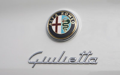 2011 Alfa Romeo Giulietta Badge