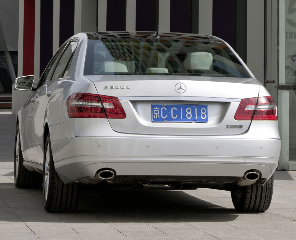 2011-Mercedes-Benz-E-Class-L-Rear-View.jpg