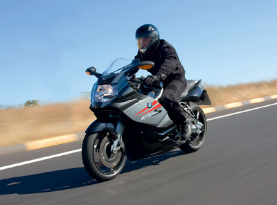 2010 BMW K1300S Action