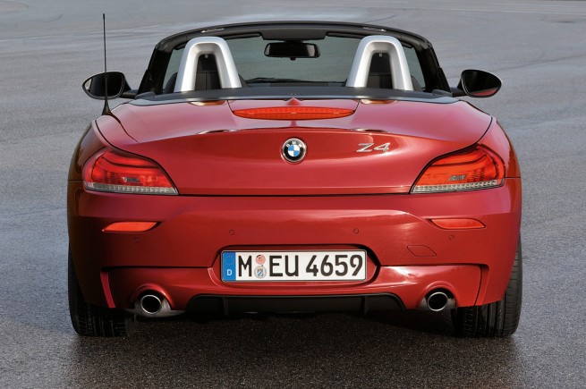 [2011-BMW+Z4-Rear-View.jpg]