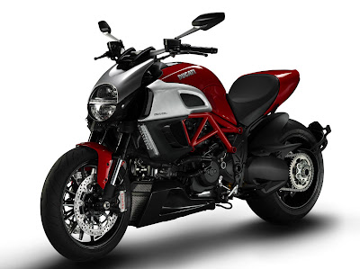 2011 Ducati Diavel Carbon Pictures