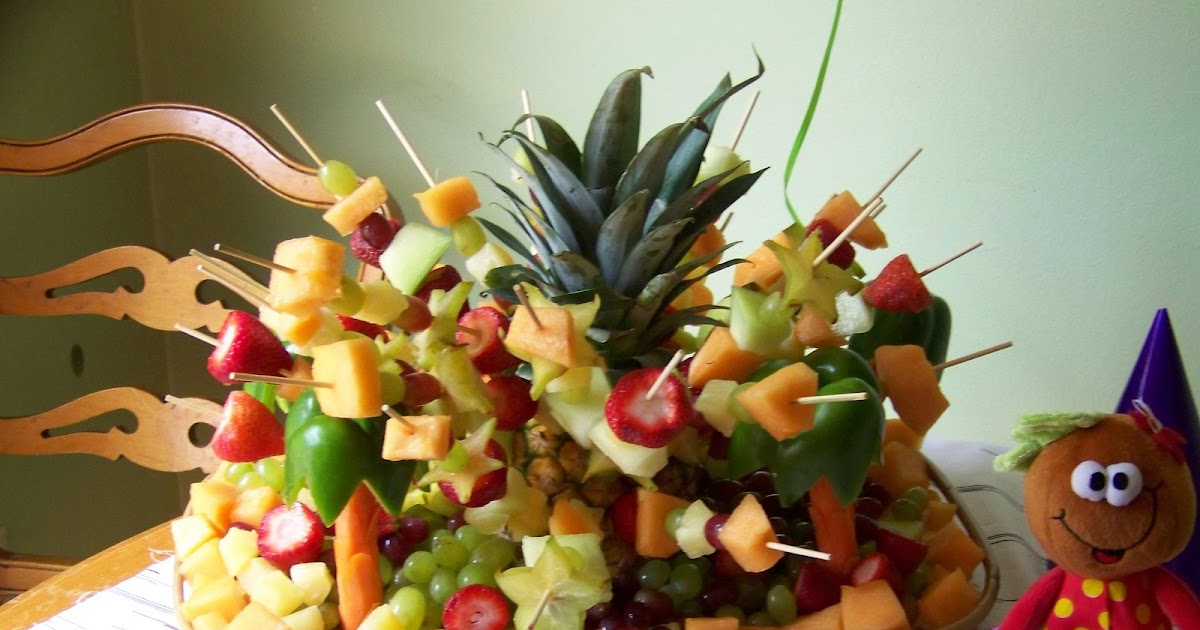 Creative Holiday Gift Ideas Fruit Kabob Centerpiece