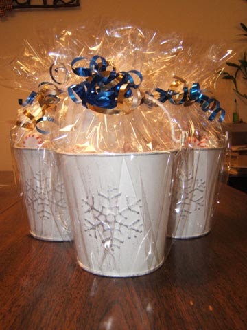 Creative Holiday Gift Ideas: Hot Chocolate Buckets