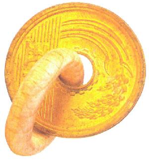 [ring_through_coin_1.jpg]